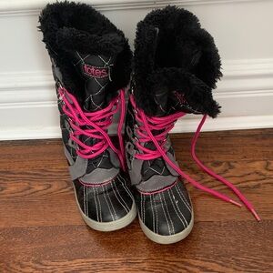 Totes Kids Black and Pink Snow Boots